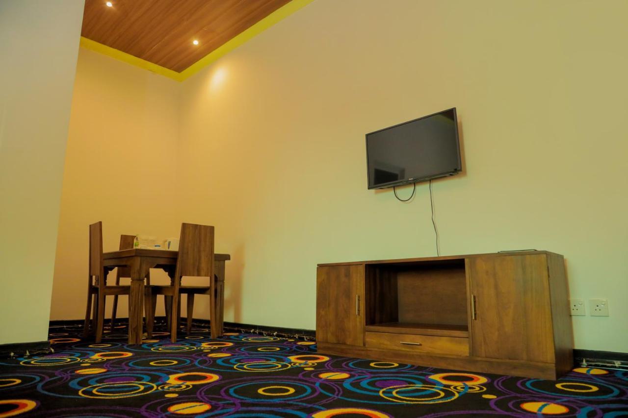 Aurora Banquet And Hotel Чилау Экстерьер фото